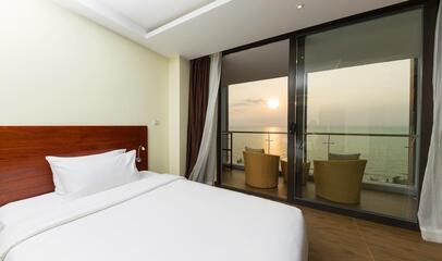 Sky Ocean View with Bathtub