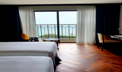 Deluxe Ocean Room