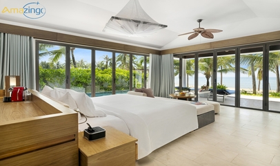 Deluxe Beachfront Bungalow with Private Pool