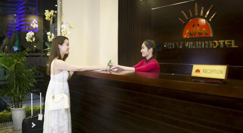 Lễ tân khách sạn