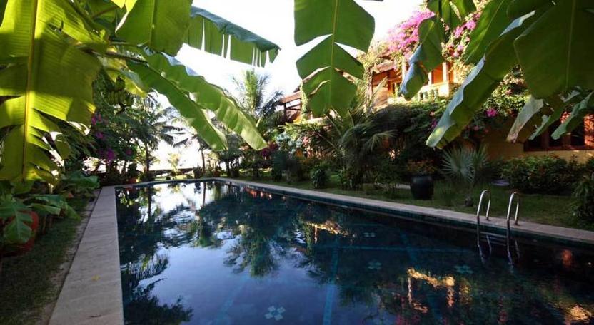 Ngoại cảnh khách sạn