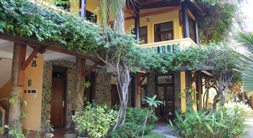 Ngoại cảnh khách sạn