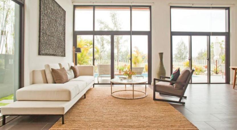 Phòng khách hướng bể bơi