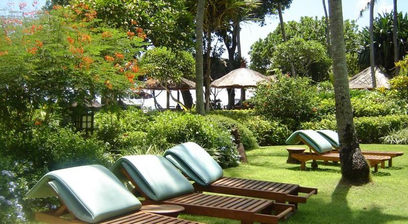 Khu thư giãn trong khuôn viên