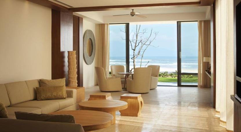 Phòng khách hướng biển