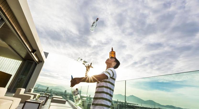 Biểu diễn Bartender