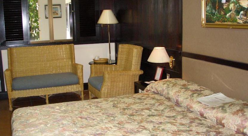 Khách Sạn Bluewater Đà Lạt