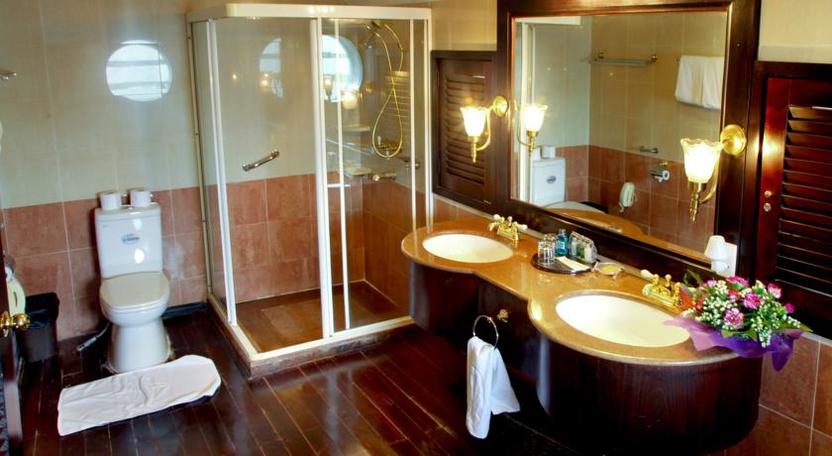 Khách Sạn Bluewater Đà Lạt