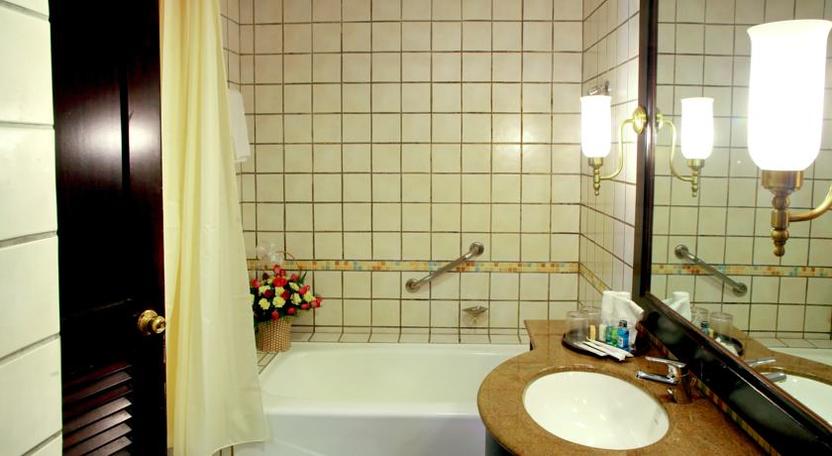 Khách Sạn Bluewater Đà Lạt