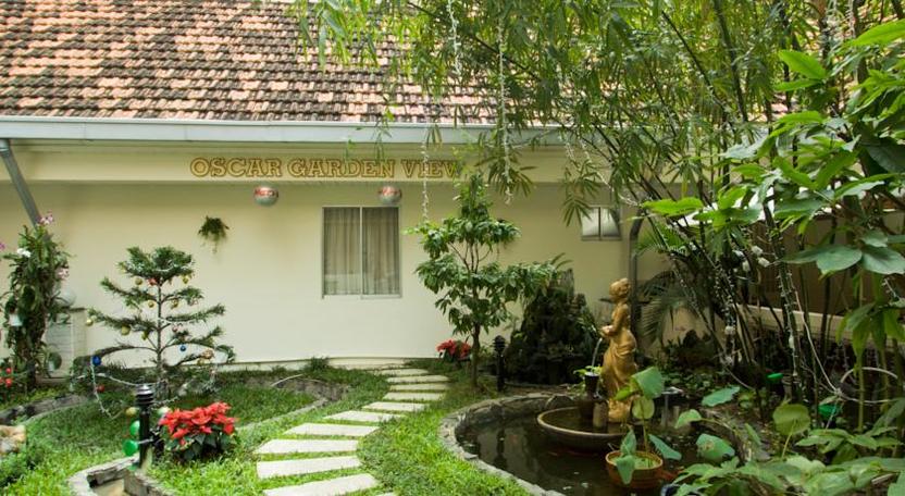 VIew vườn khách sạn Oscar Sài Gòn