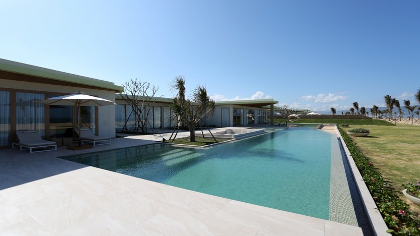 Villa với bể bơi riêng