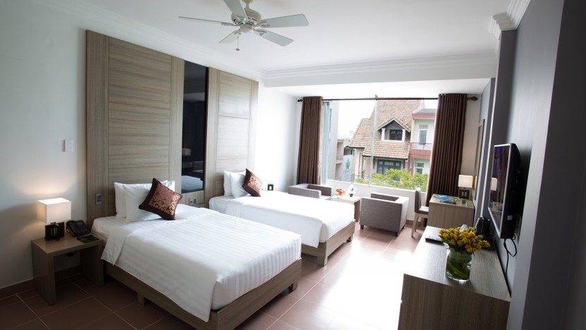 Phòng ngủ 2 giường đơn hướng phố 1
