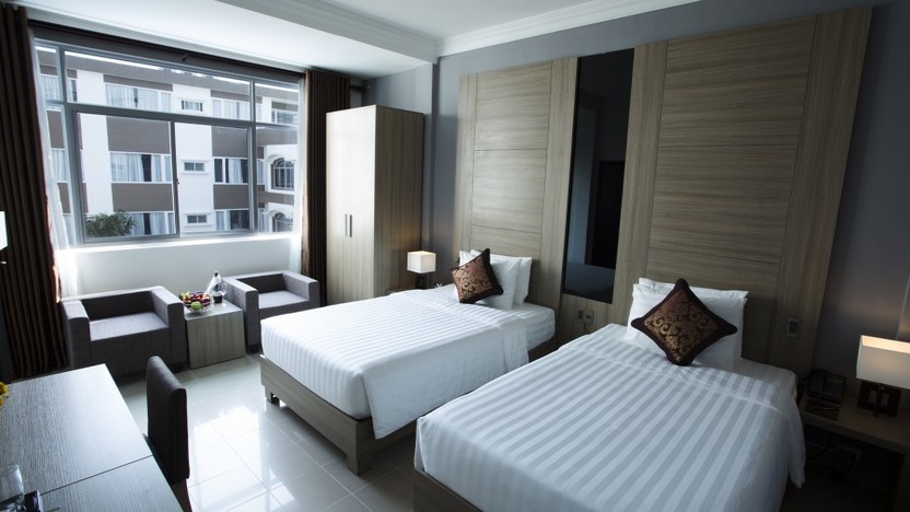 Phòng ngủ 2 giường đơn hướng phố 4