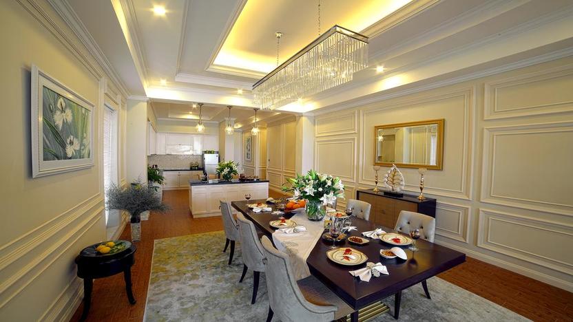 Khu vực bếp, bàn ăn