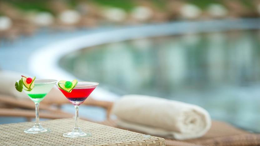 Bể bơi nước mặn