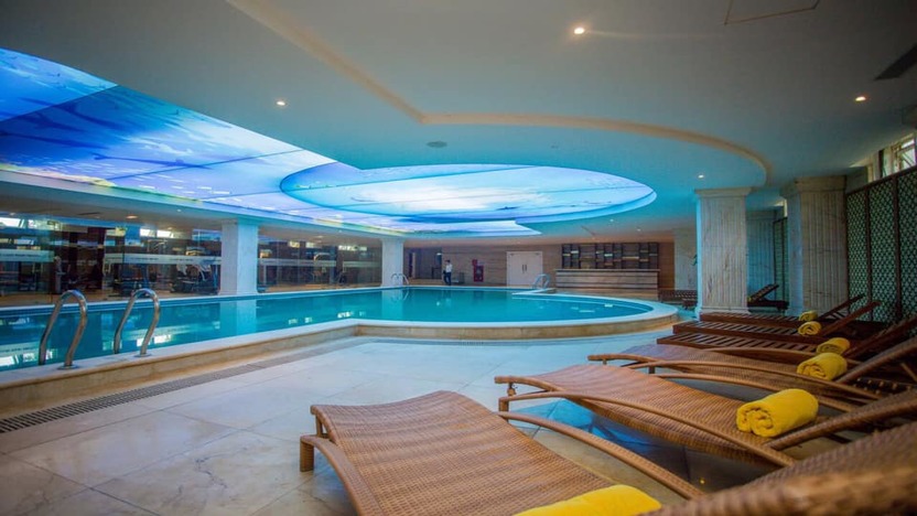 Bể bơi bốn mùa