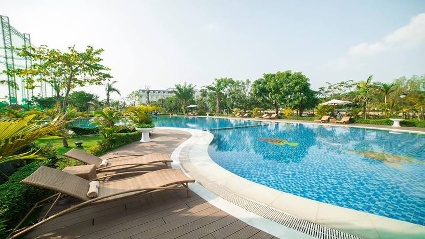 Bể bơi ngoài trời