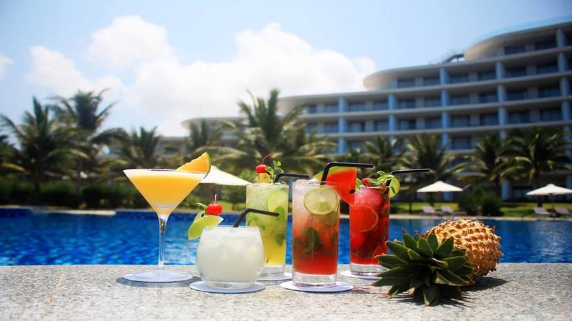 Bể bơi ngoài trời