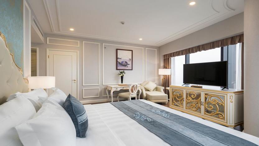 Executive Suite Panoramic