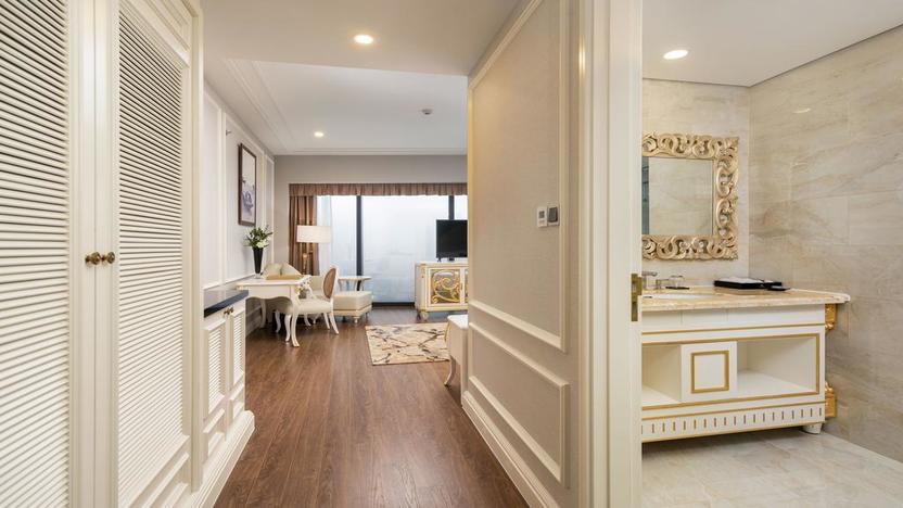 Executive Suite Panoramic