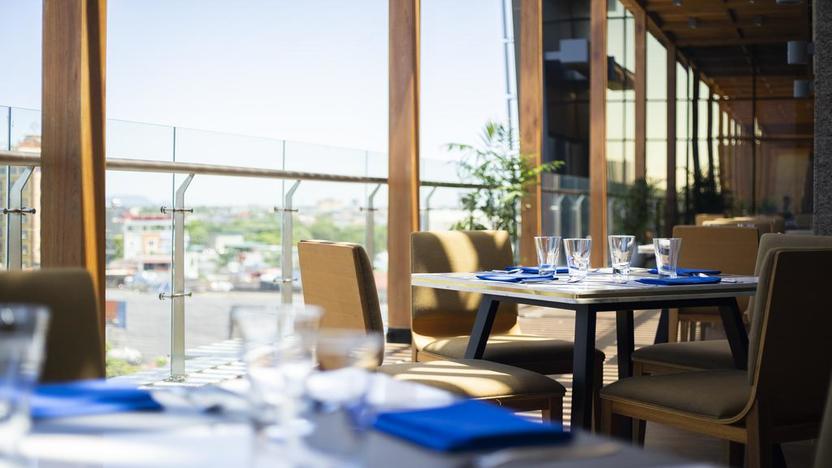 Nhà hàng Orchid tầng 6