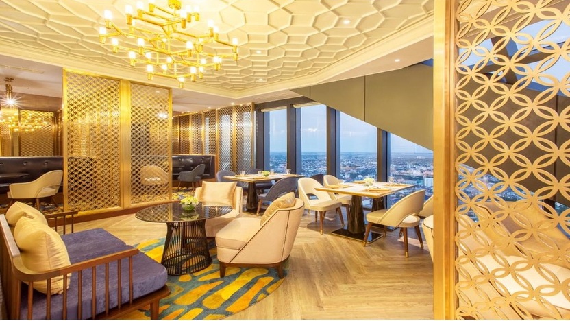 Nhà hàng Lotus tầng 7