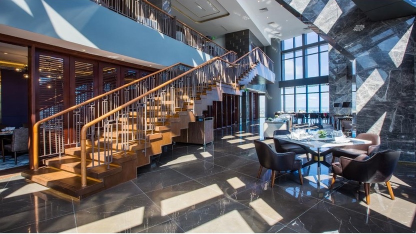 Nhà hàng Lotus tầng 7