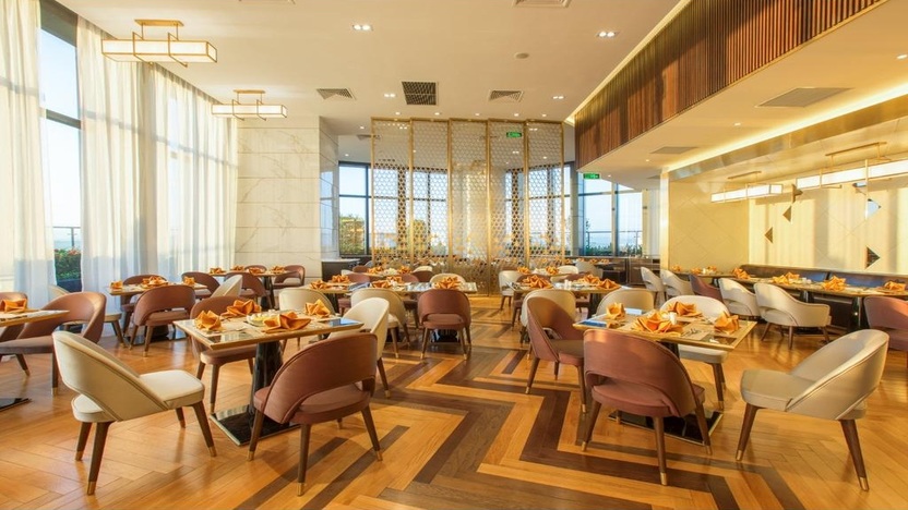 Nhà hàng Lotus tầng 7