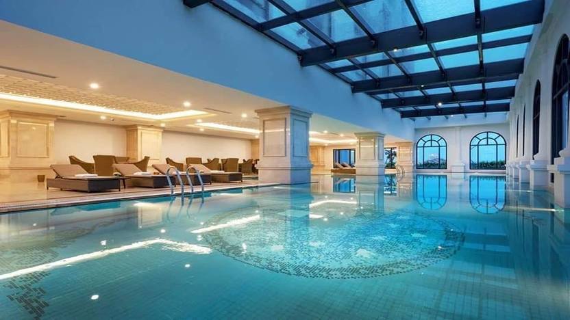 Bể bơi bốn mùa