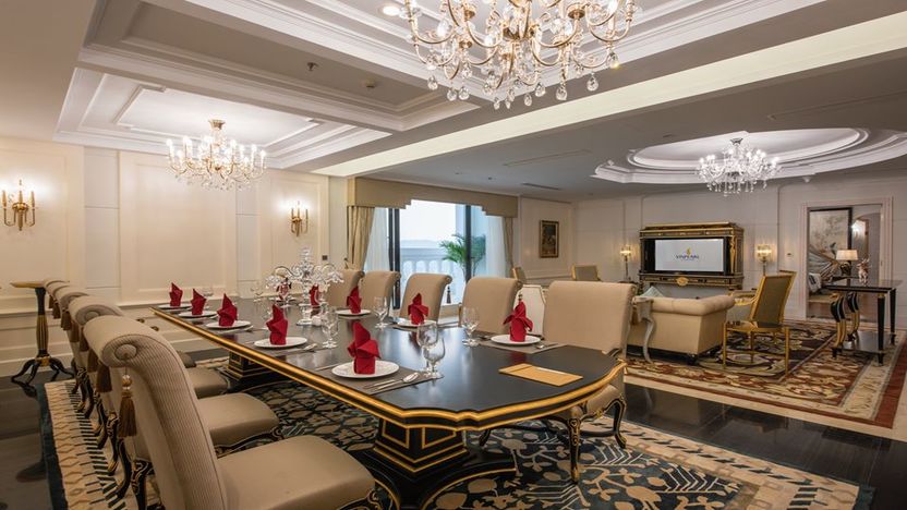 Presidential Suite - Phòng ăn