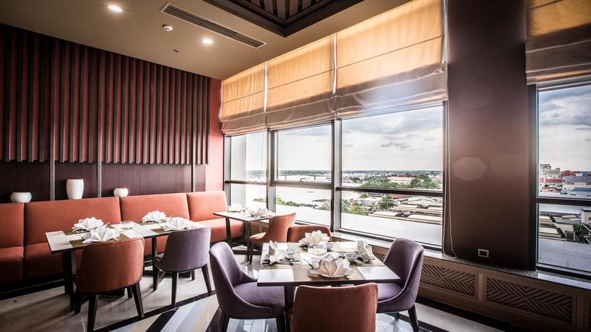 Nhà hàng Mê Kong Breeze Tầng 1