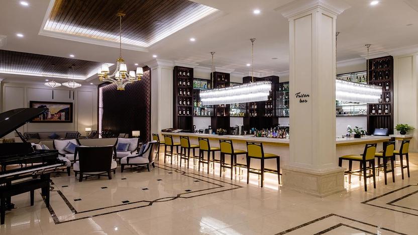Triton Bar - khu vực tiền sảnh