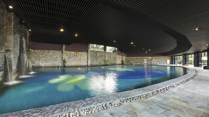 Bể bơi trong nhà