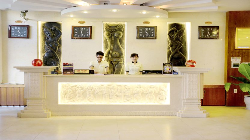 Lễ tân khách sạn