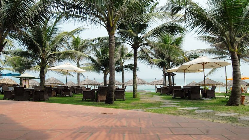 Nhà hàng sát biển