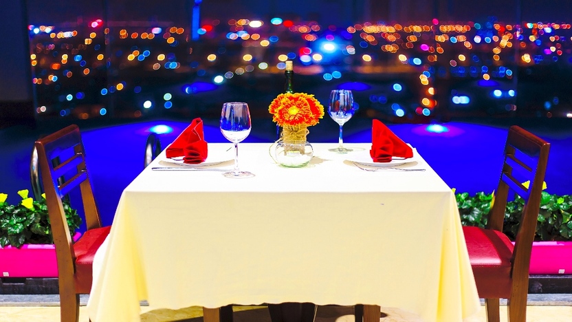 Quầy bar cạnh hồ bơi 1