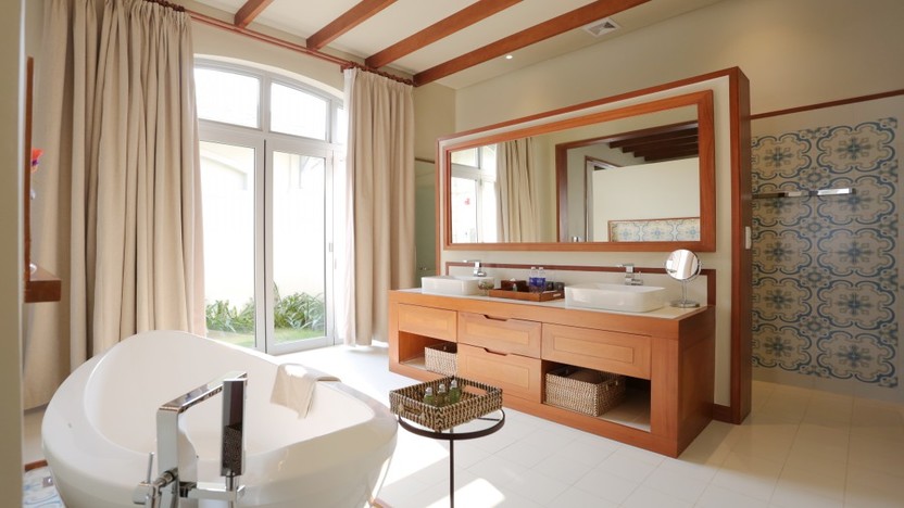 Hạng phòng Pool Suite - Phòng tắm