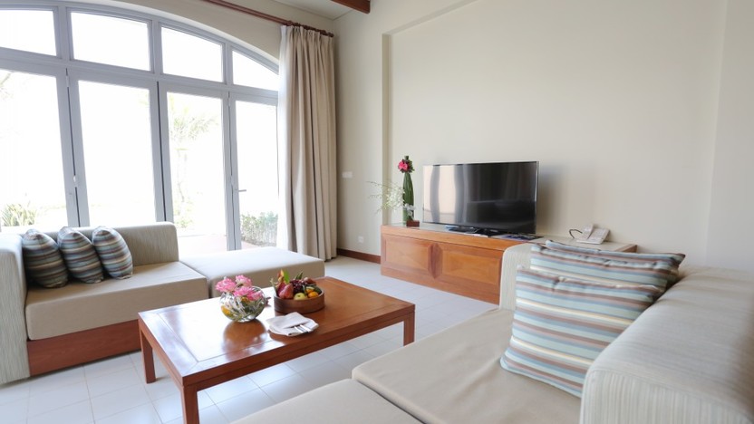 Pool Suite - Phòng khách