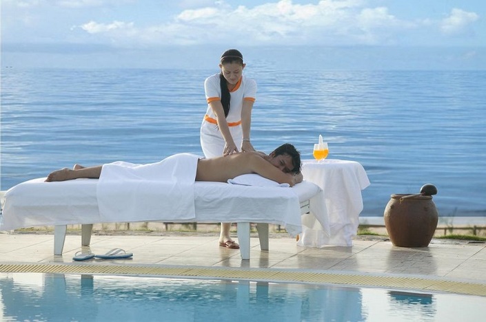 Massage thư giãn bên bãi biển