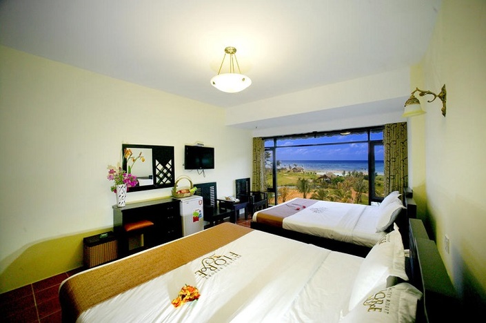 Phòng ngủ 2 giường đơn hướng biển 1