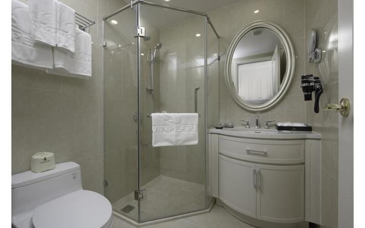 Studio Suite Bathroom