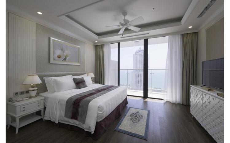 Studio Suite King Bedroom