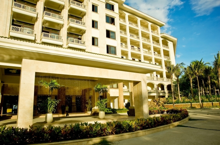 Cổng vào khách sạn