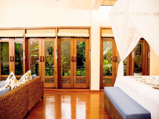 Villa King Bed - View vườn
