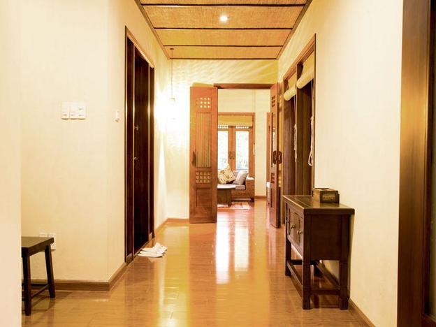 Villa King Bed - View vườn