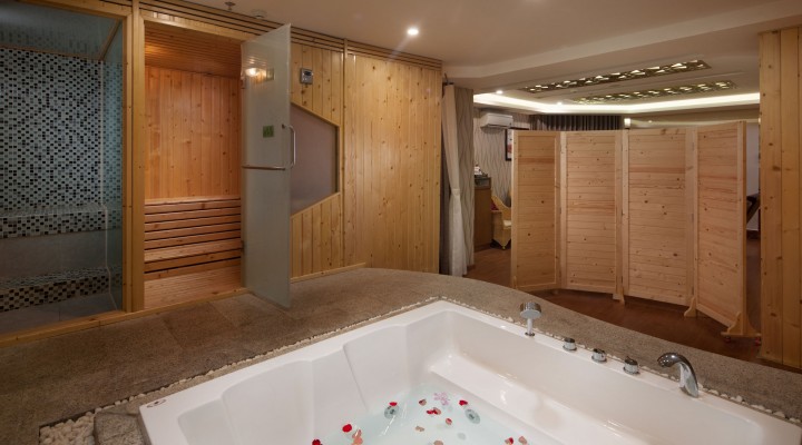 Lomi Lomi Spa 1