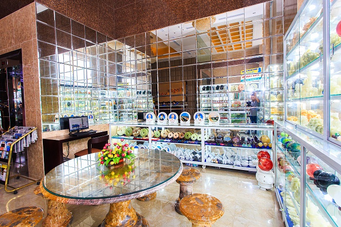 Quầy đồ lưu niệm 1