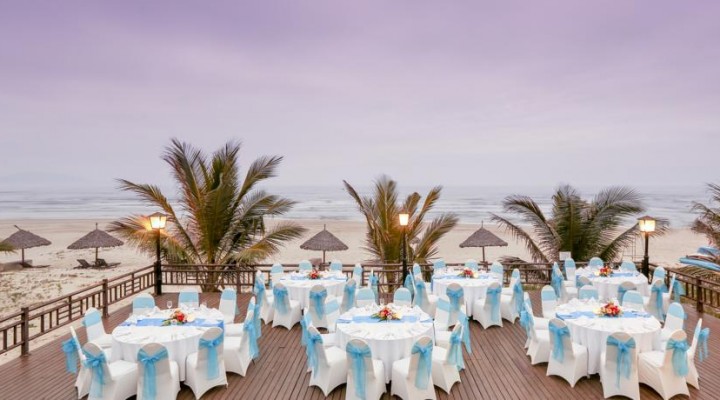 Tiệc ngoài trời