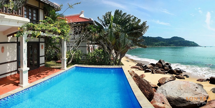 Hồ bơi căn biệt thự sát biển