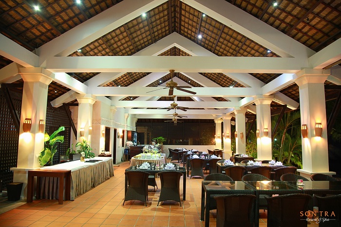 Nhà hàng Club House 1